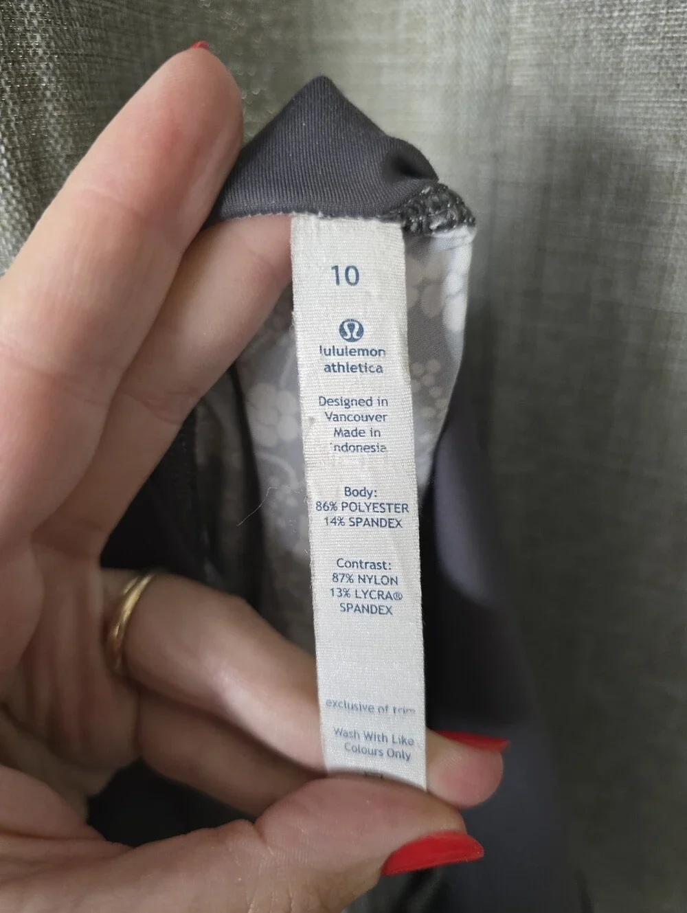 Lululemon Om Pants in Twiggy Printed Nimbus Soot Size 10 Grey And White